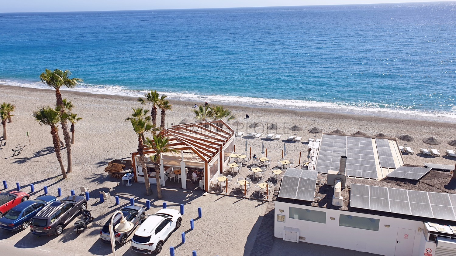 Luminoso ático en primera línea de playa con opción de parking