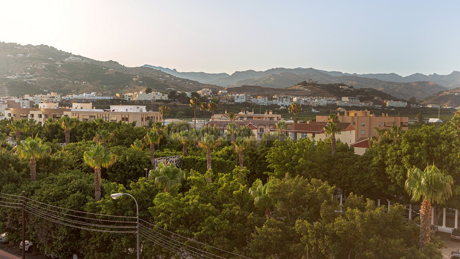 [ALQUILADO]: Fabuloso dúplex-ático con mucha terraza y vistas en zona privilegiada, con todos los servicios cerca