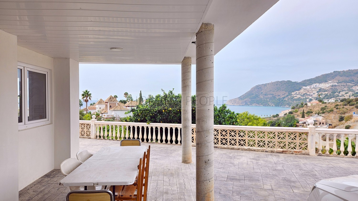 Maison de campagne avec appartement d'invité, piscine... et une très belle vue sur la baie!