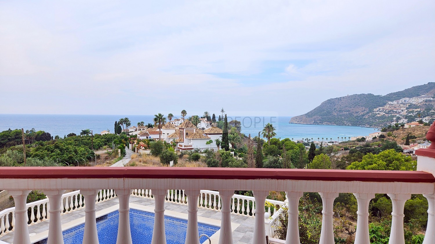 Maison de campagne avec appartement d'invité, piscine... et une très belle vue sur la baie!