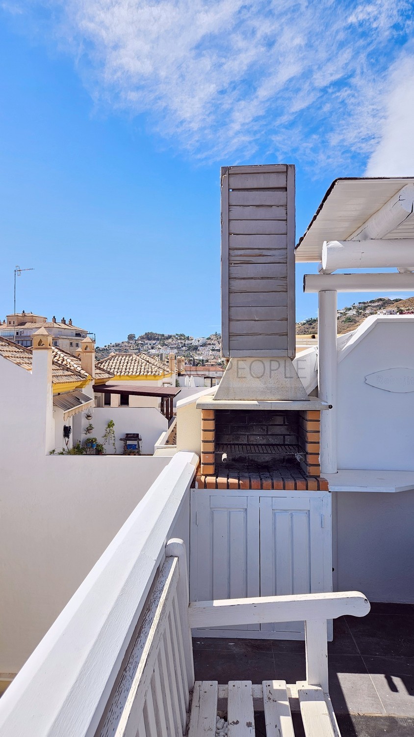 Estupendo adosado con "rooftop" y vistas al mar