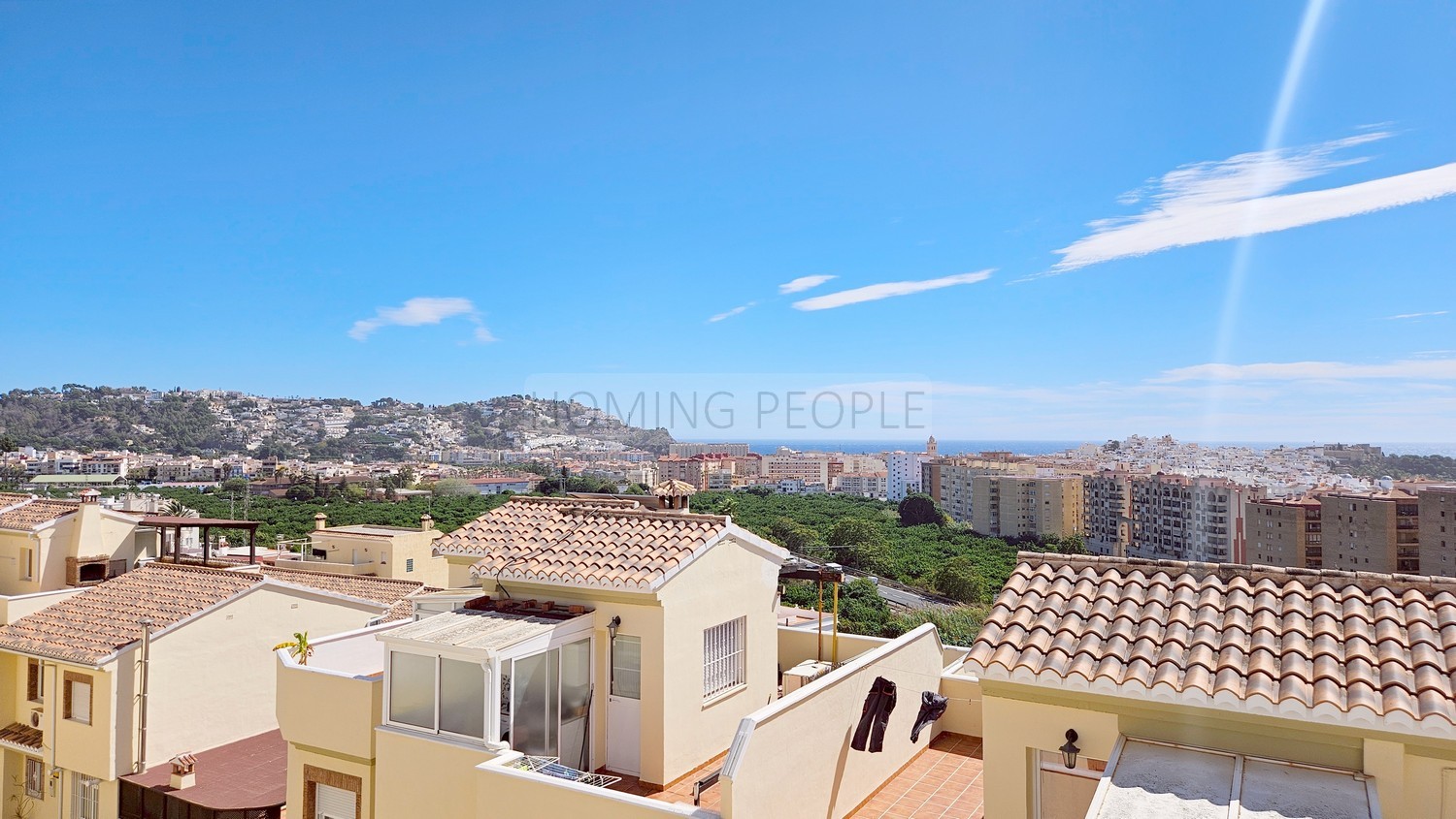 Estupendo adosado con "rooftop" y vistas al mar